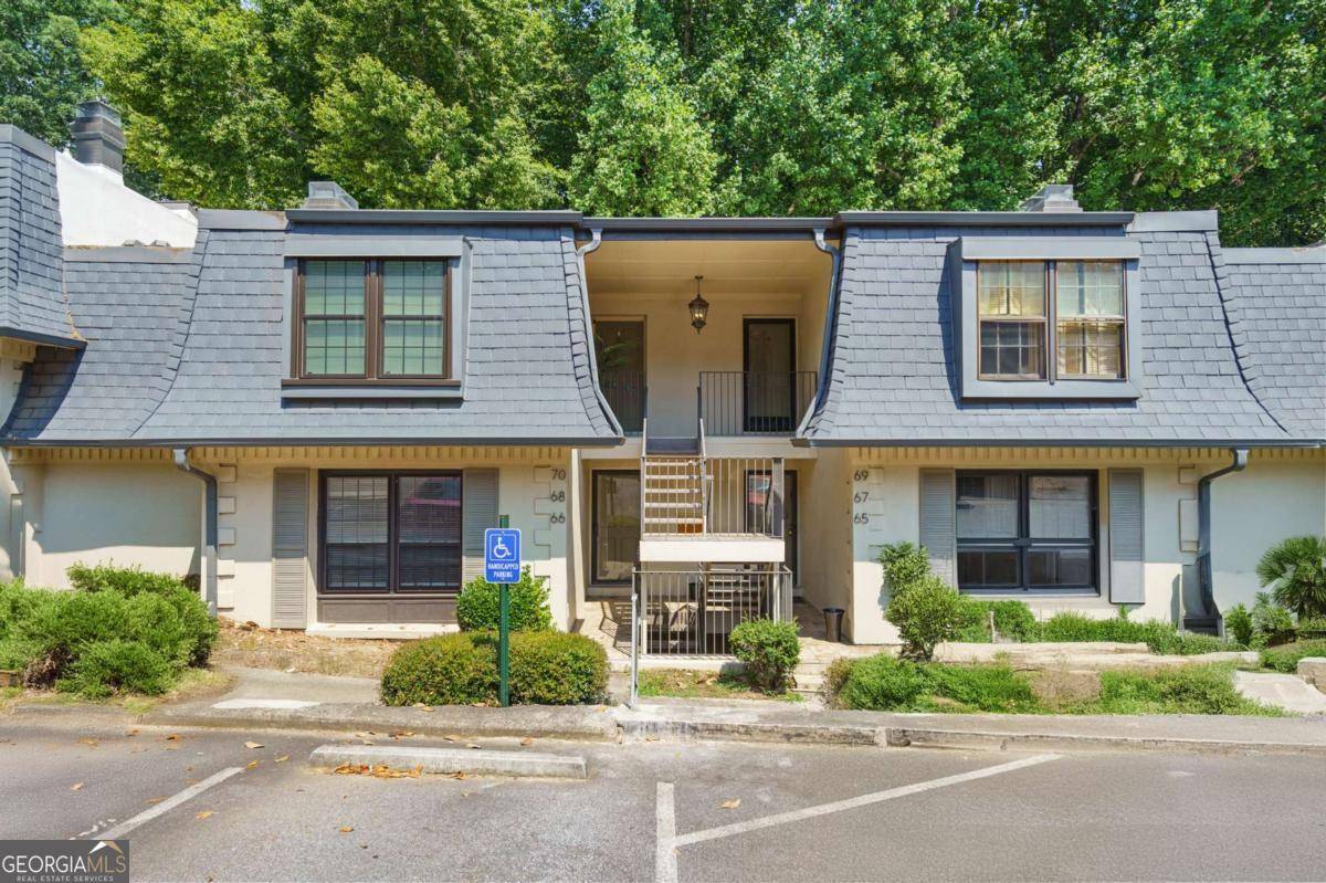 Atlanta, GA 30327,68 La Rue PL NW