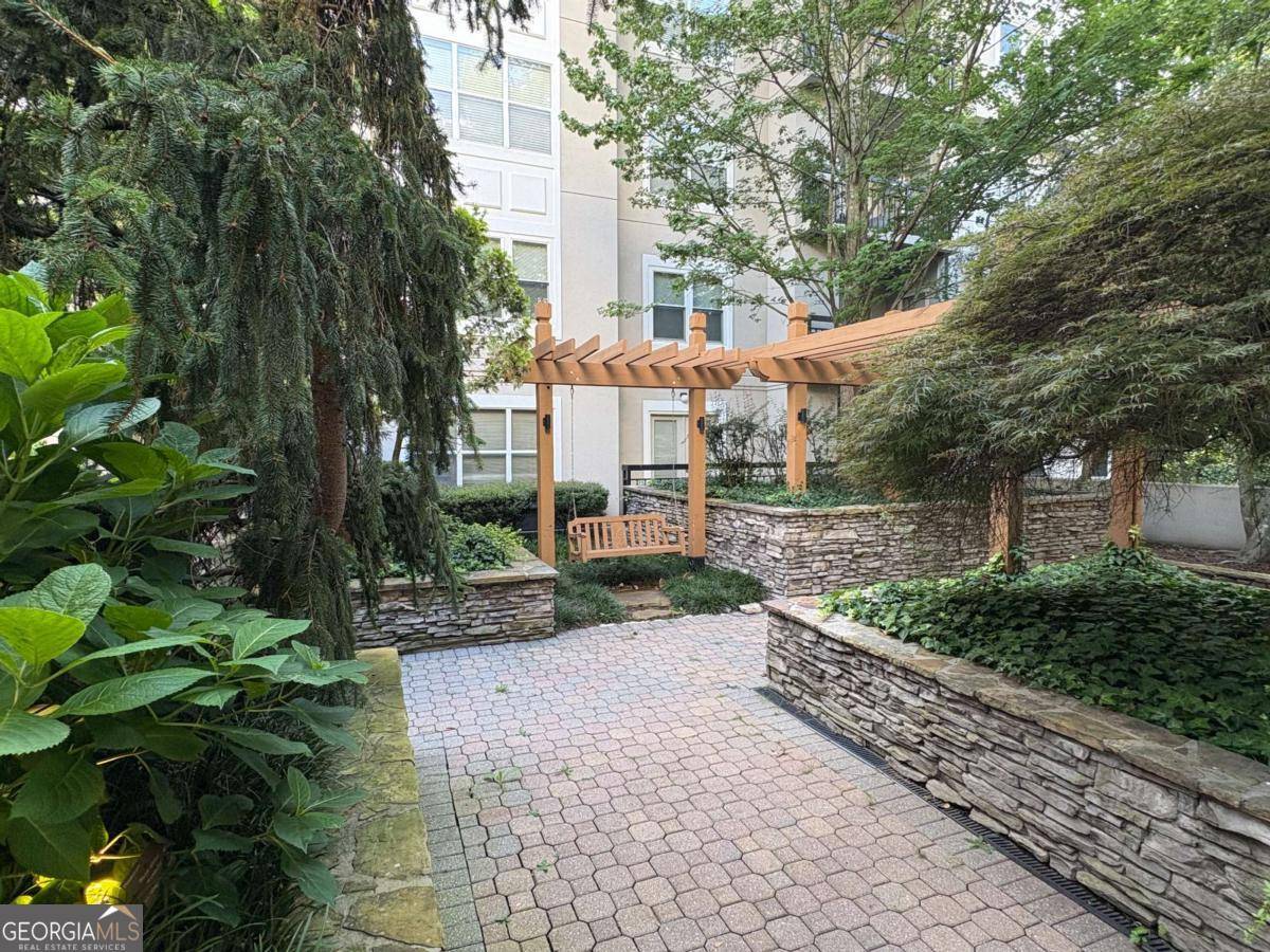 Atlanta, GA 30327,1201 River Green DR NW