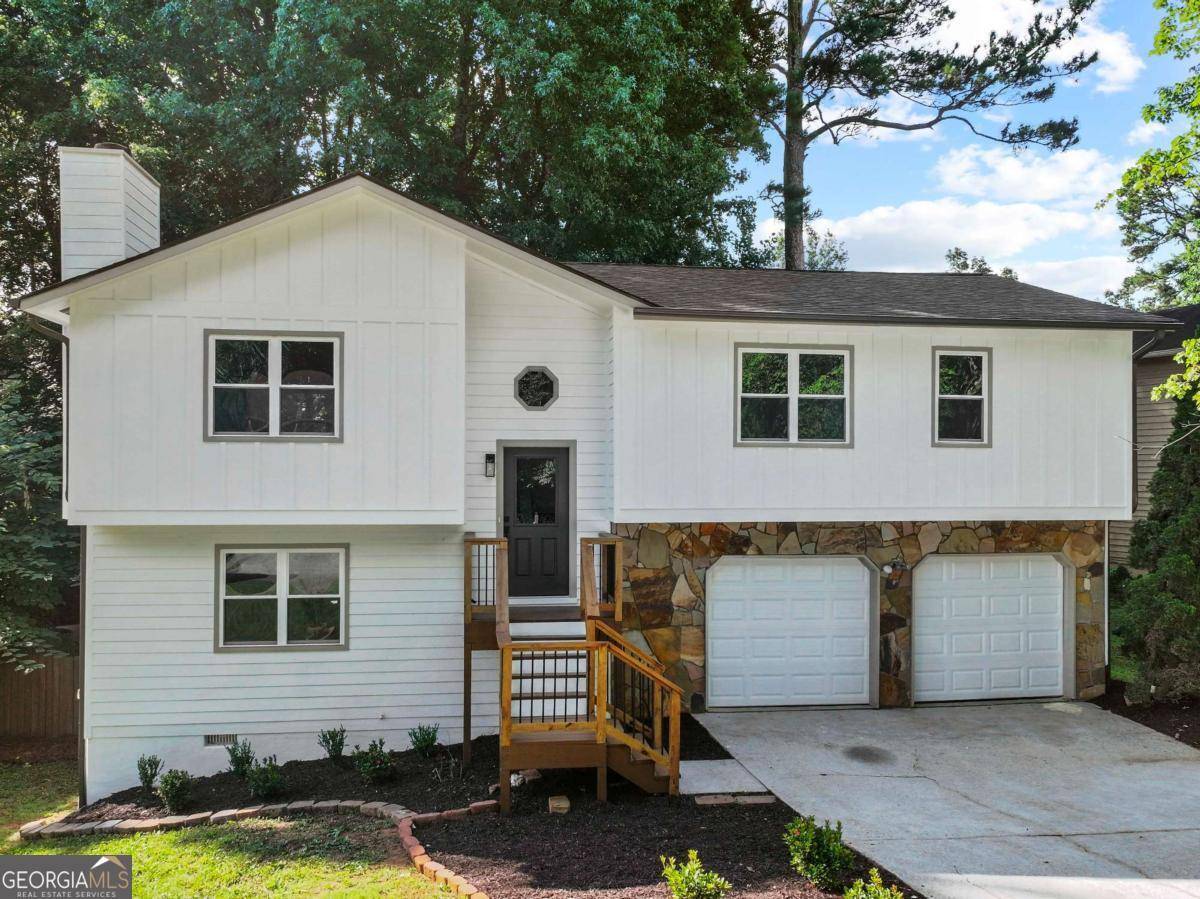 Lawrenceville, GA 30044,975 Memory LN