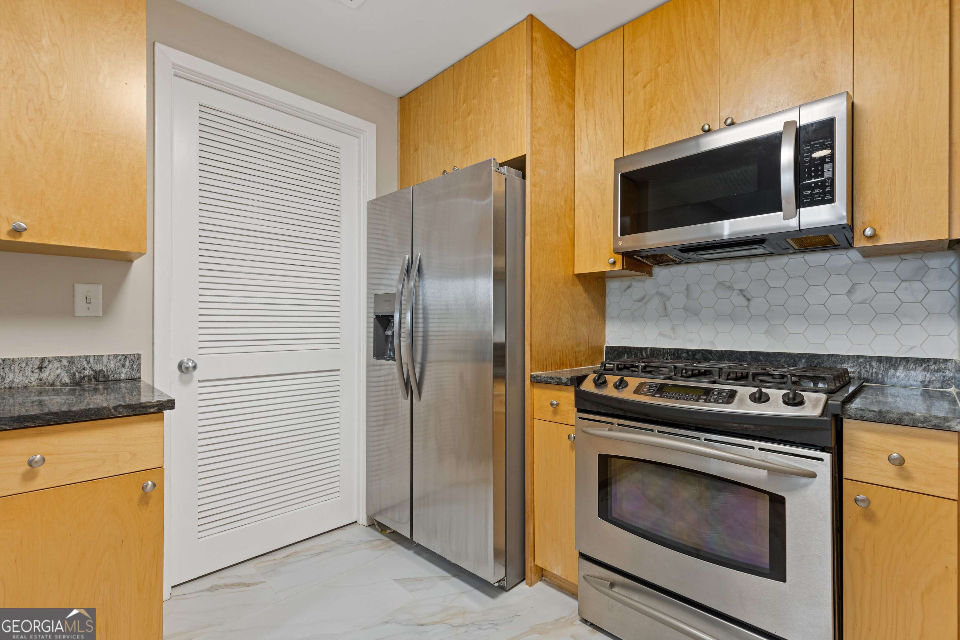 Atlanta, GA 30326,3338 Peachtree RD NE #APT 403