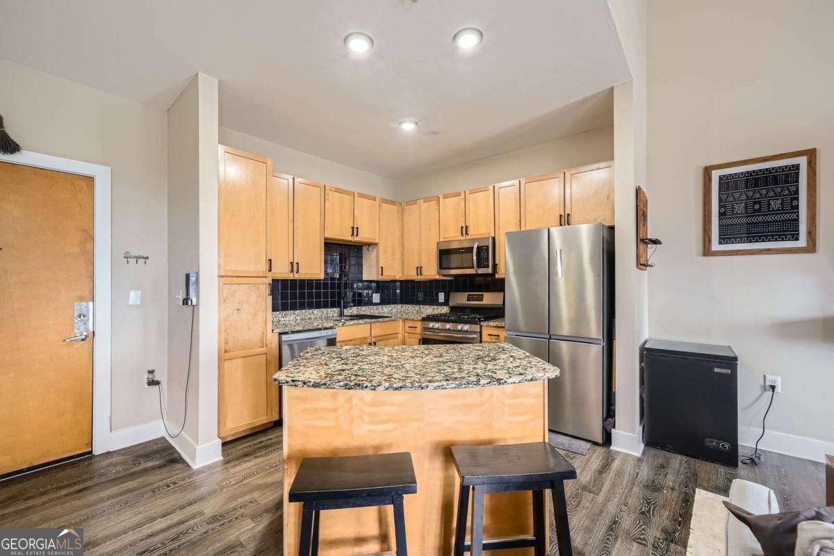 Atlanta, GA 30328,799 Hammond DR #427