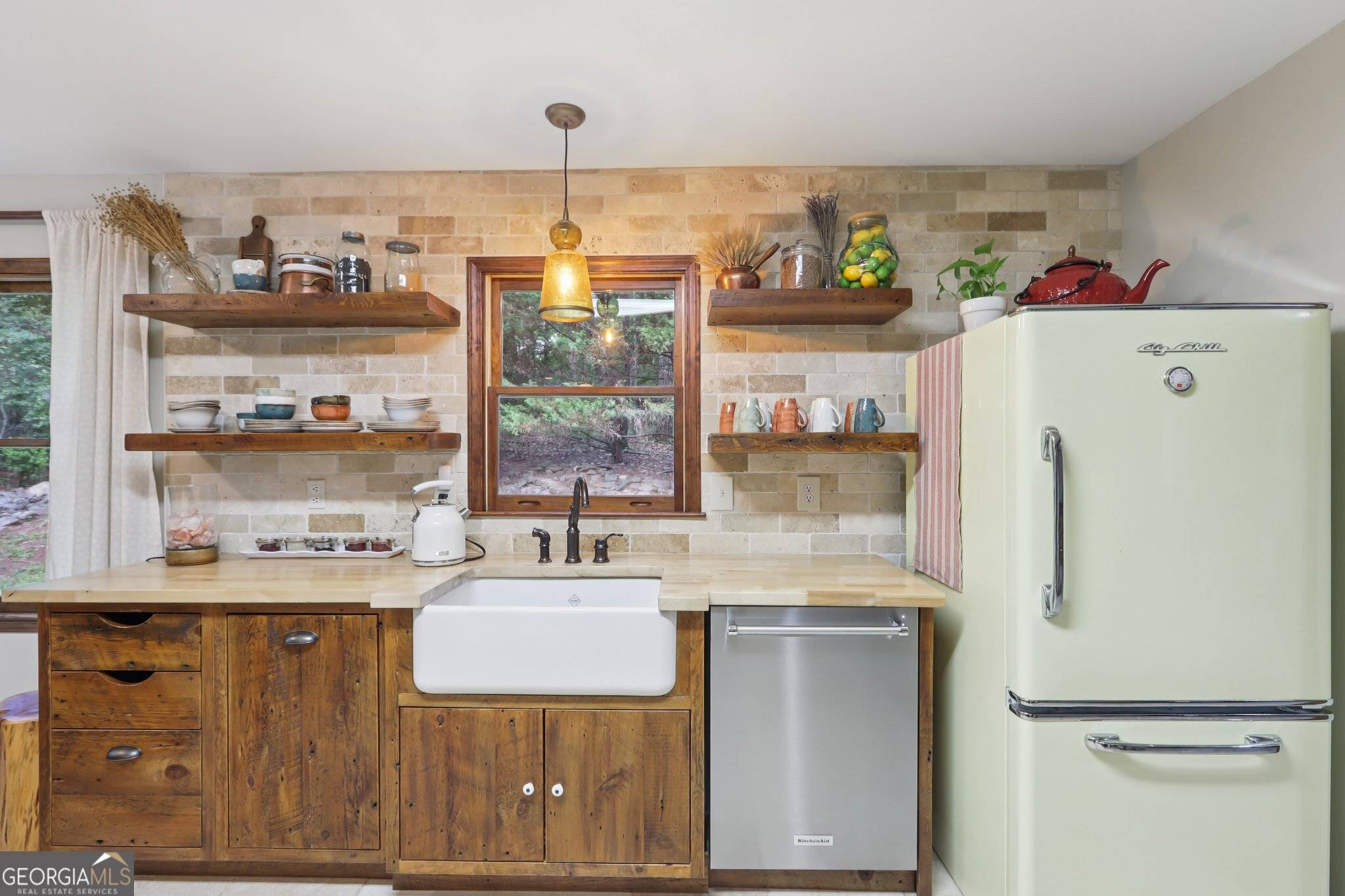 Stockbridge, GA 30281,150 Gill LN