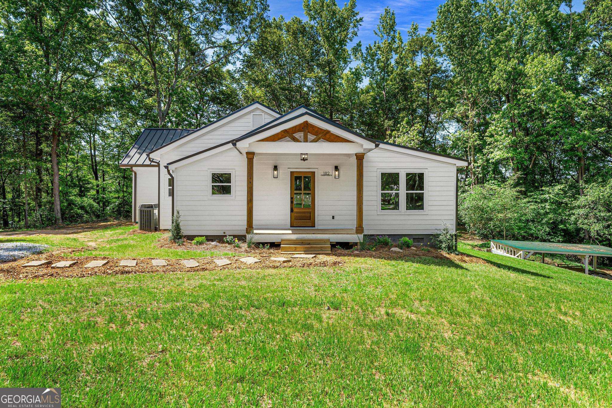 Hartwell, GA 30643,547 Old Beacon Light RD