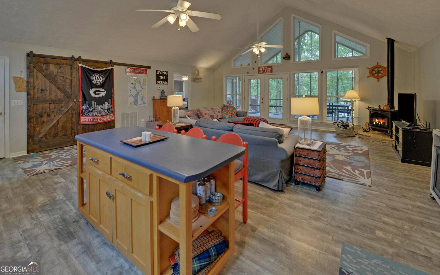 Lavonia, GA 30553,370 Paradise Point