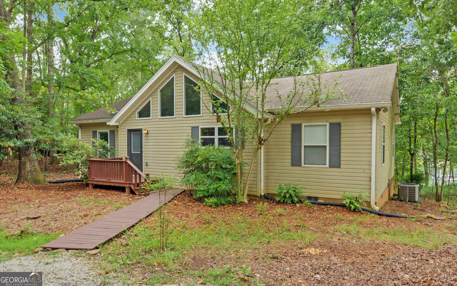Lavonia, GA 30553,370 Paradise Point