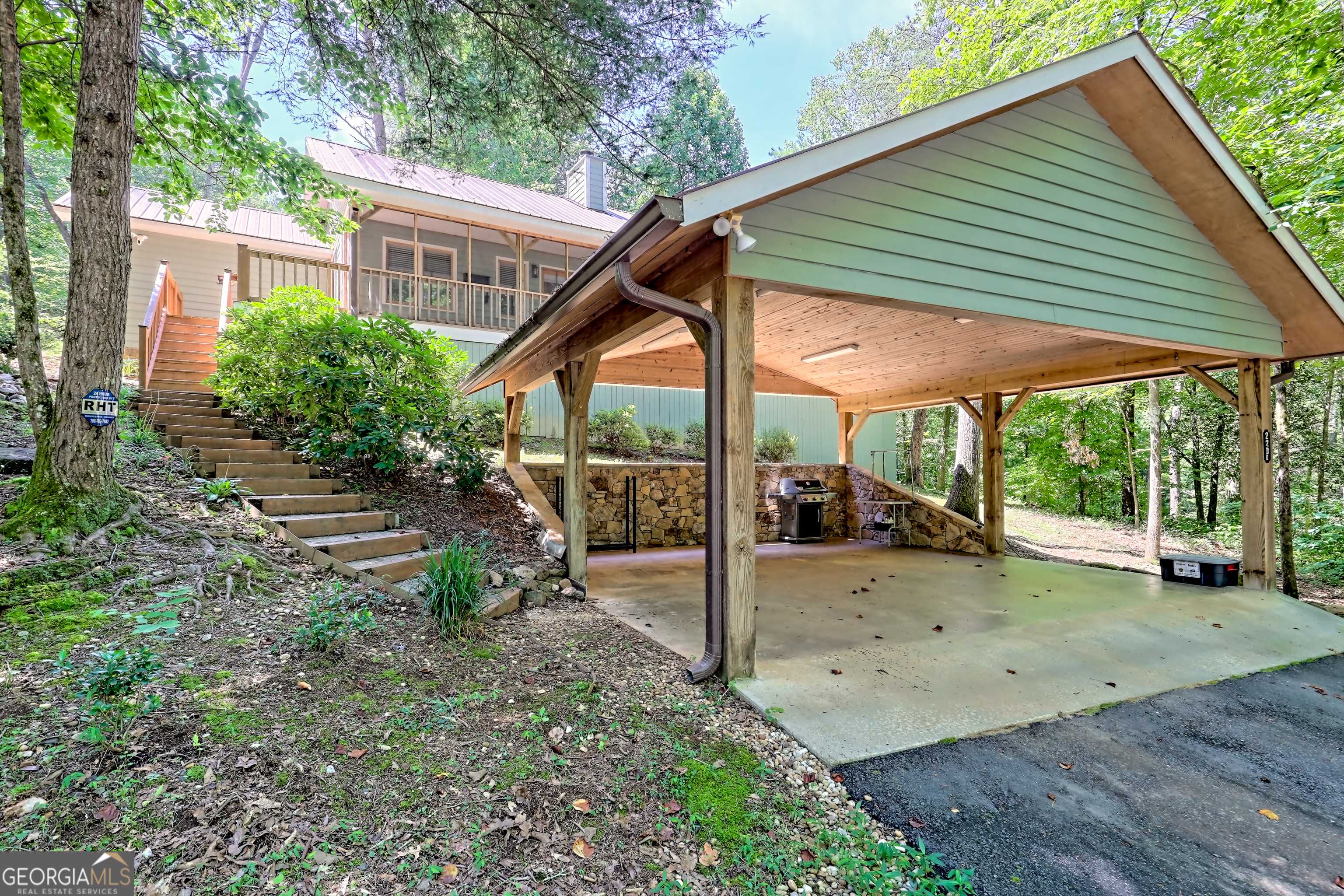 Clarkesville, GA 30523,220A Brookwood LN