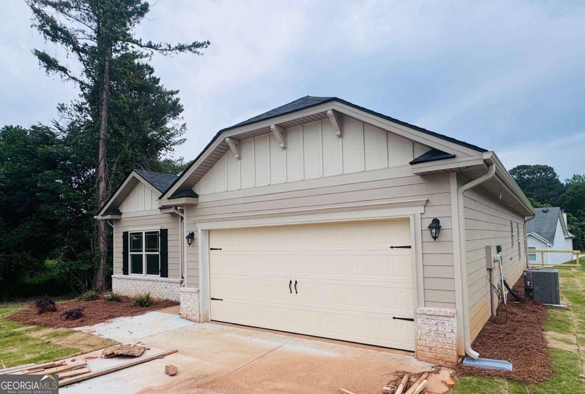 Cornelia, GA 30531,831 W Airport RD