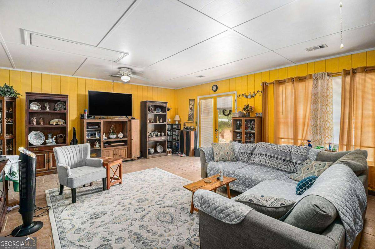 Winder, GA 30680,262 Holly DR