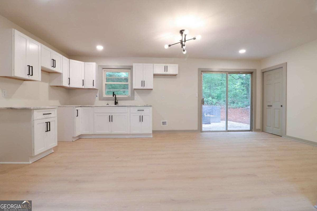 Atlanta, GA 30331,4396 Greenleaf CIR
