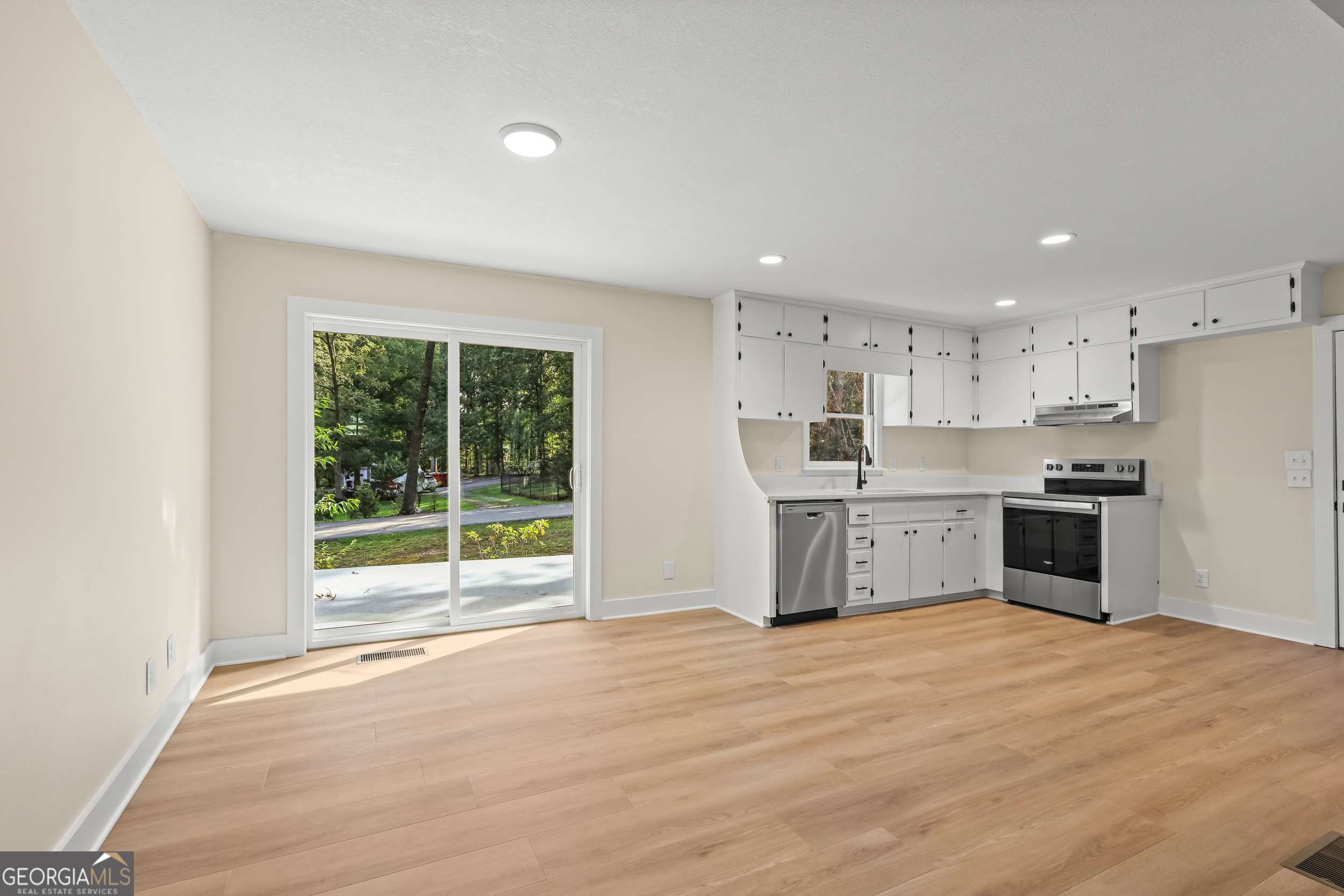 Clarkesville, GA 30523,221 Yonah DR
