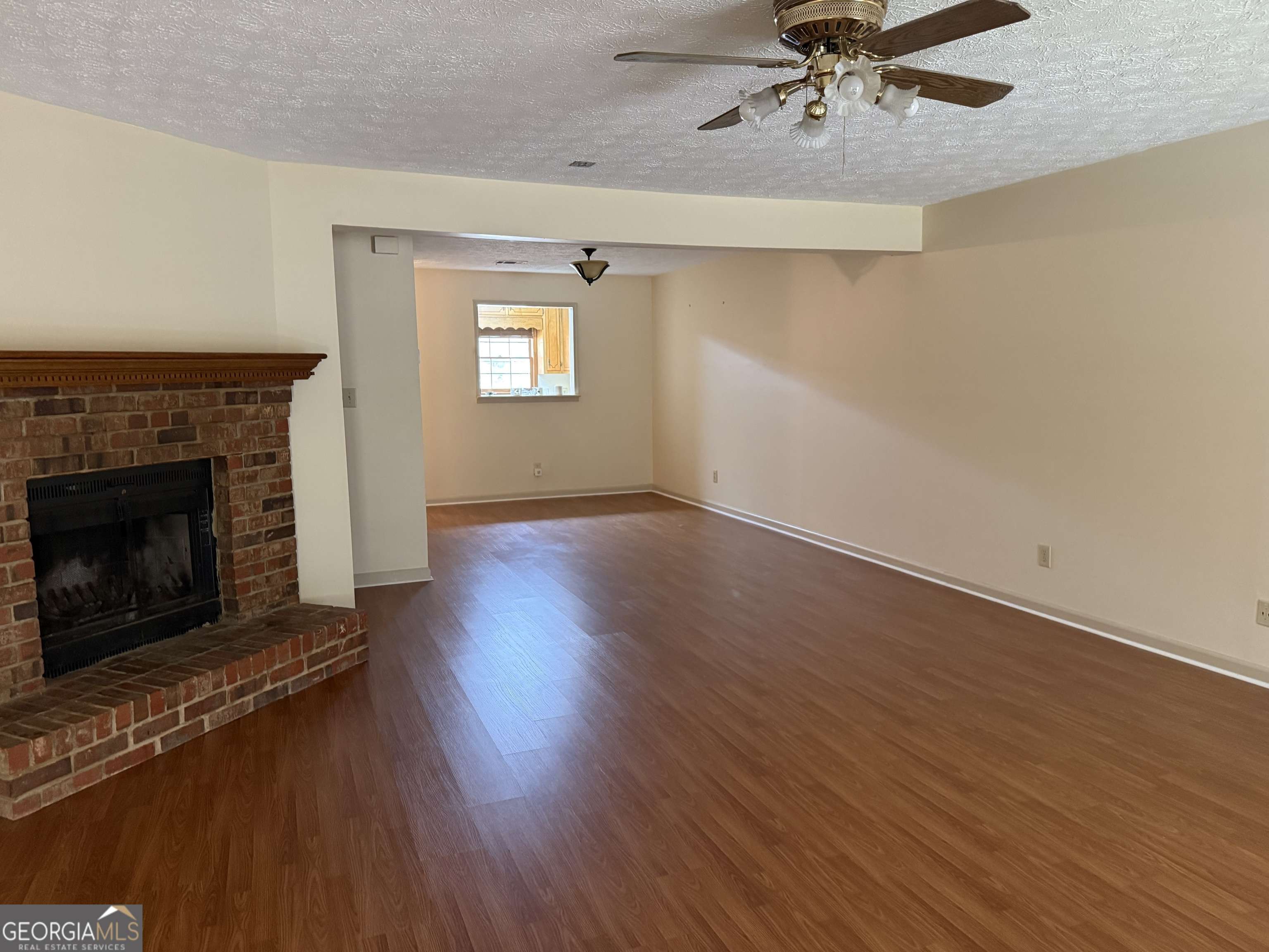 Conyers, GA 30012,883 Park PL NE