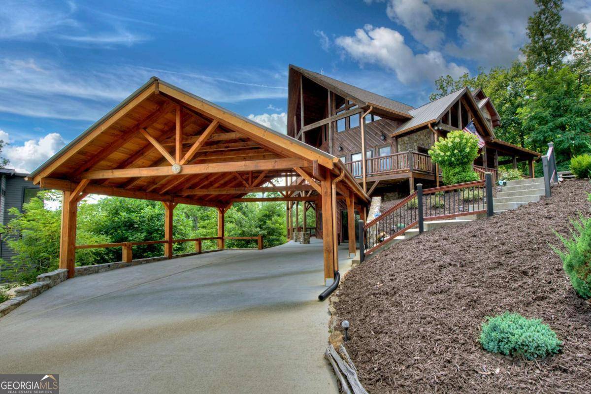 Blue Ridge, GA 30513,467 Deer Crest RD