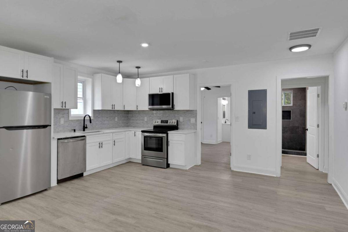 Atlanta, GA 30310,1318 Graymont DR SW