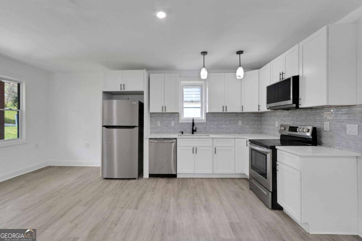 Atlanta, GA 30310,1318 Graymont DR SW