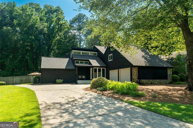 Marietta, GA 30068,420 GREENFIELD TRCE