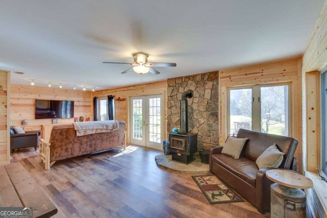 Blairsville, GA 30512,157 Beaver Run RD