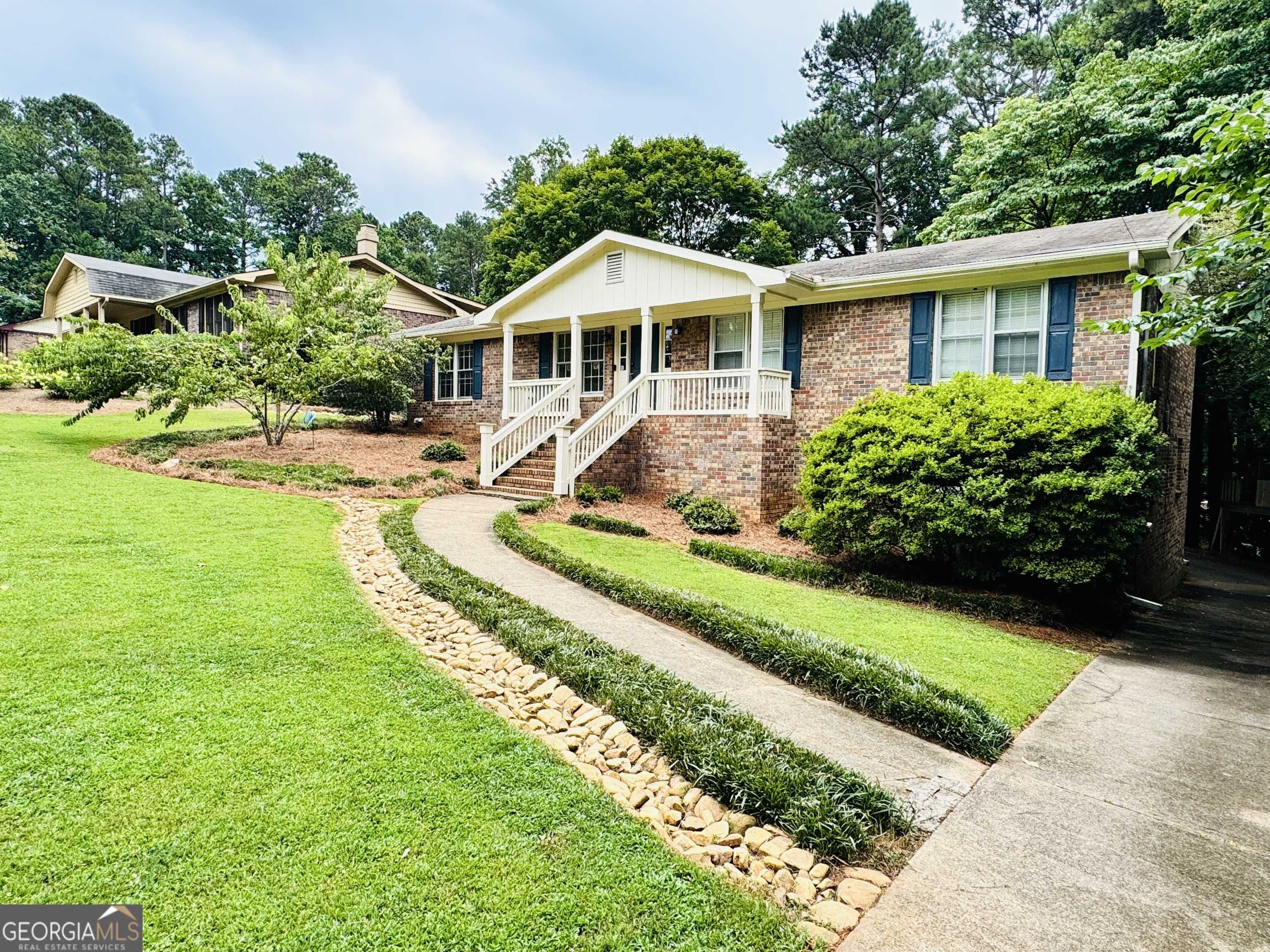 Smyrna, GA 30082,90 Vanya LN SE