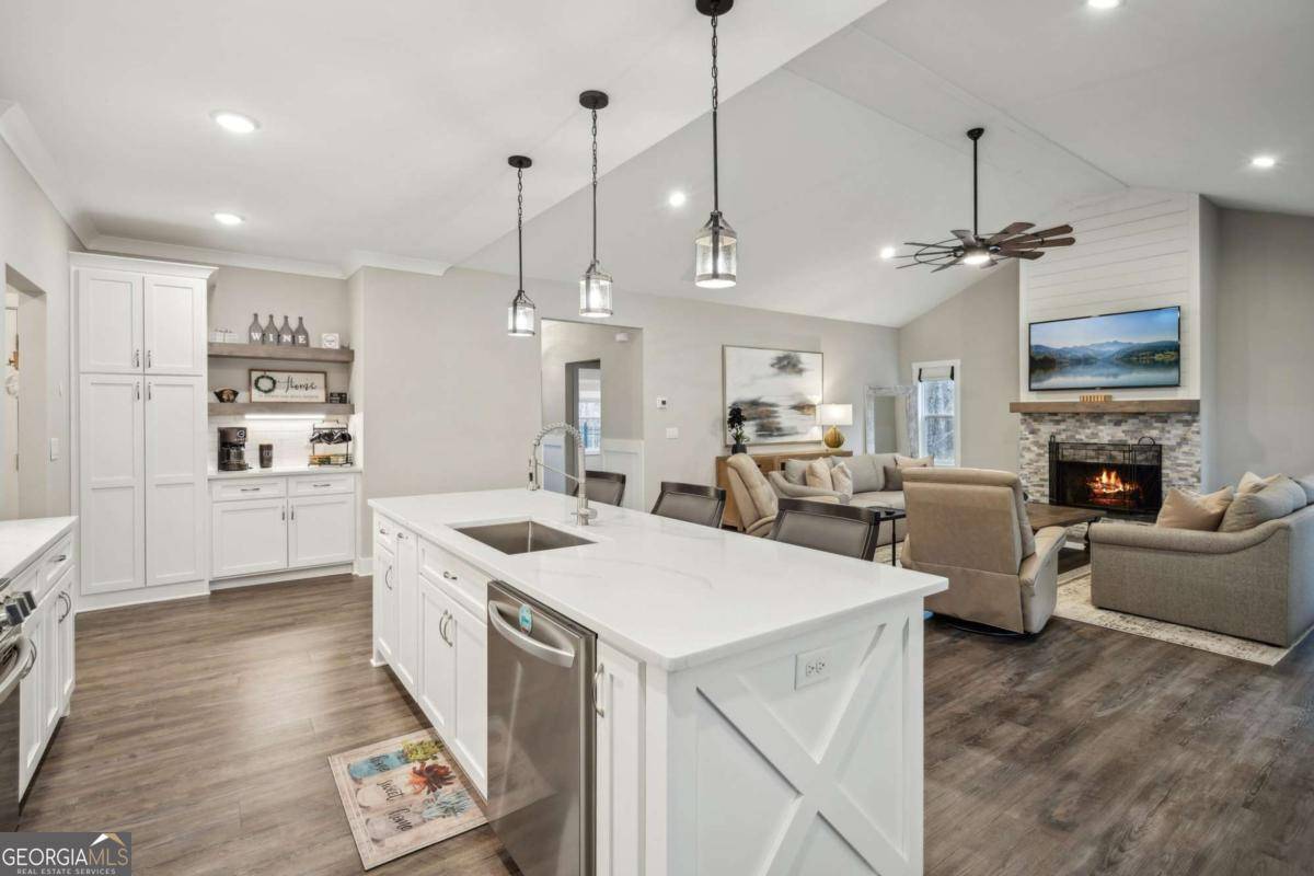 Gainesville, GA 30506,6185 White WAY