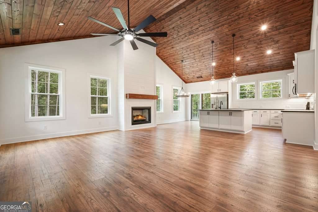Talking Rock, GA 30175,60 Dovetail LN