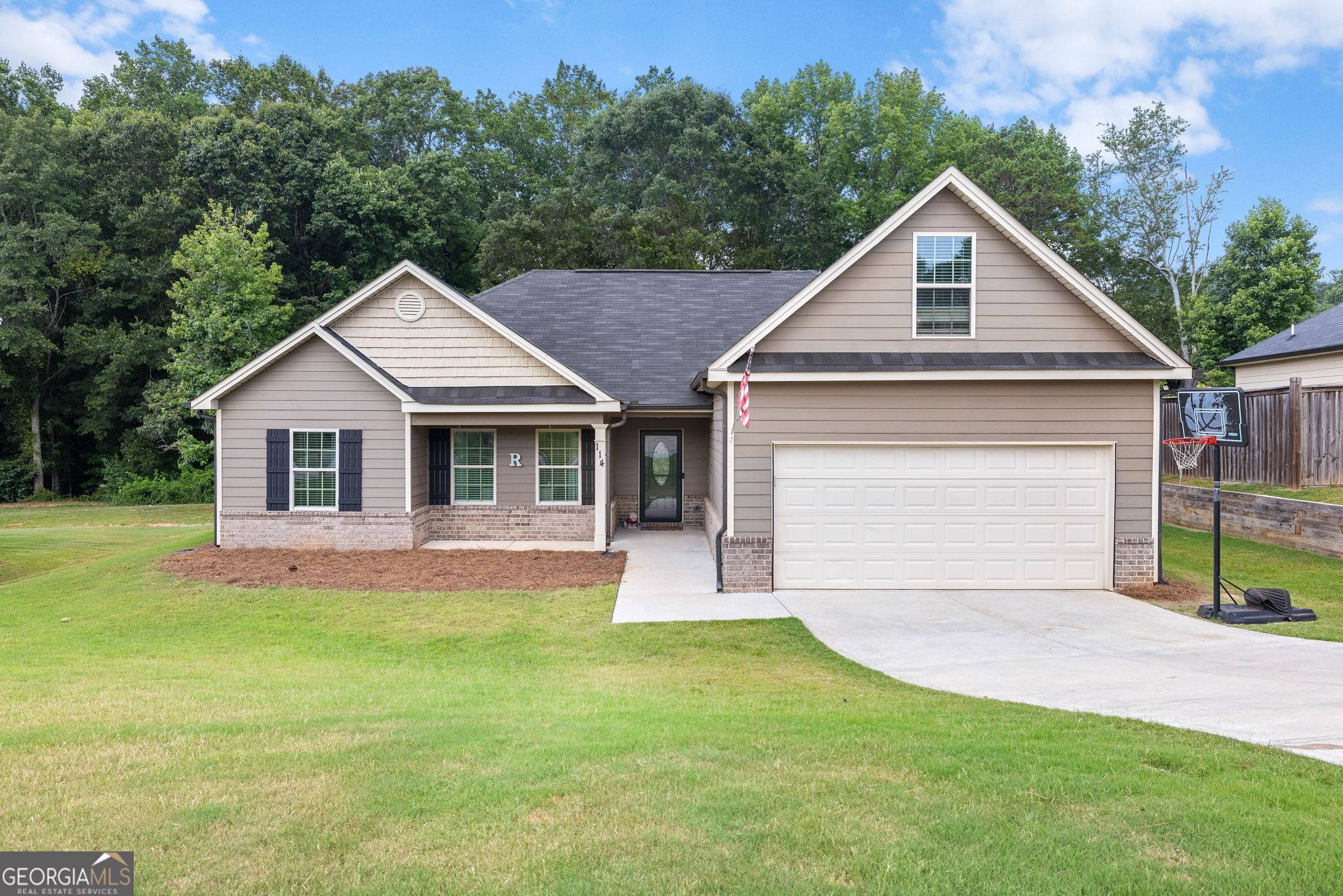 Winder, GA 30680,114 Peak CT