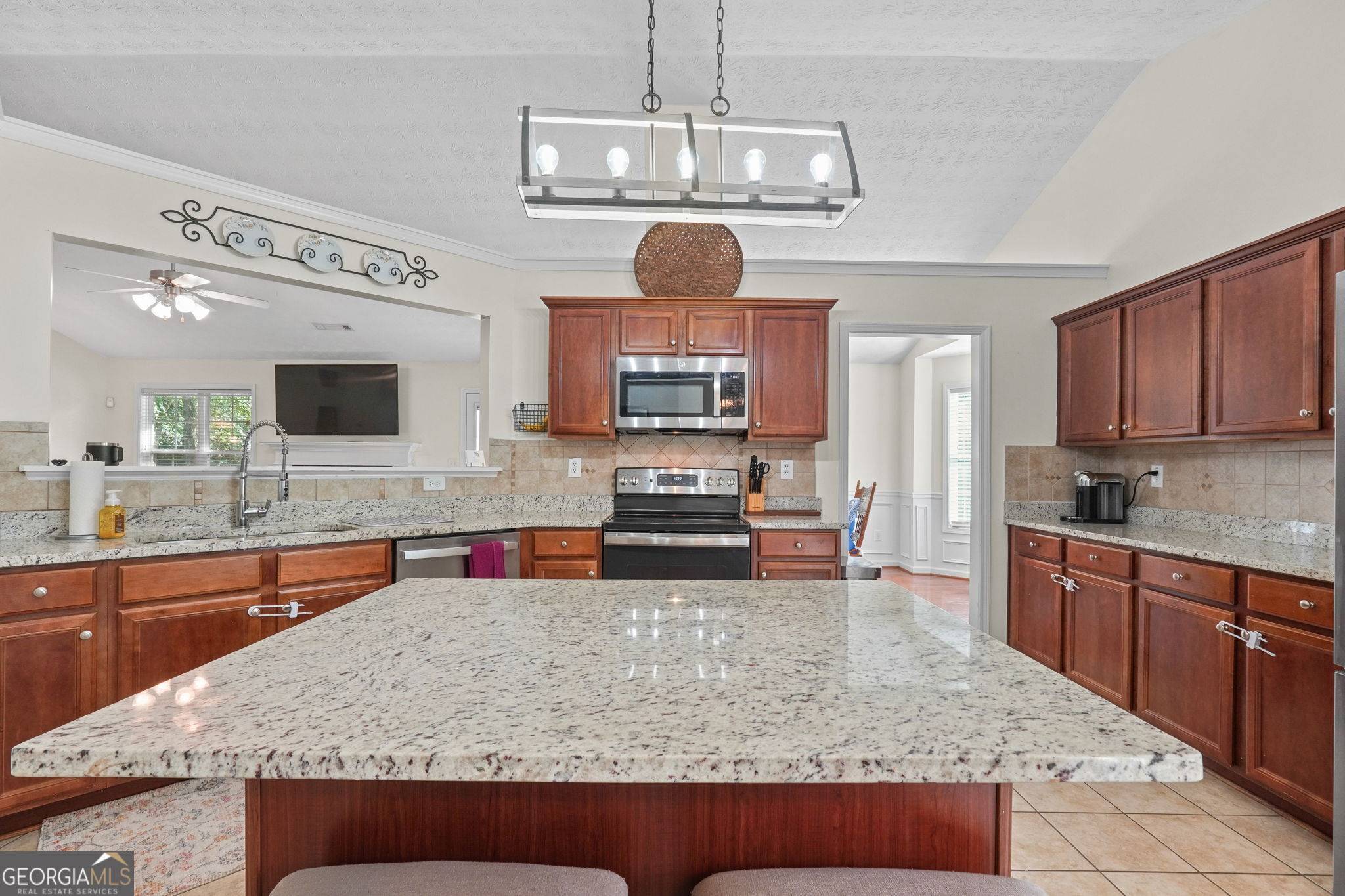 Eatonton, GA 31024,185 Oakwood DR