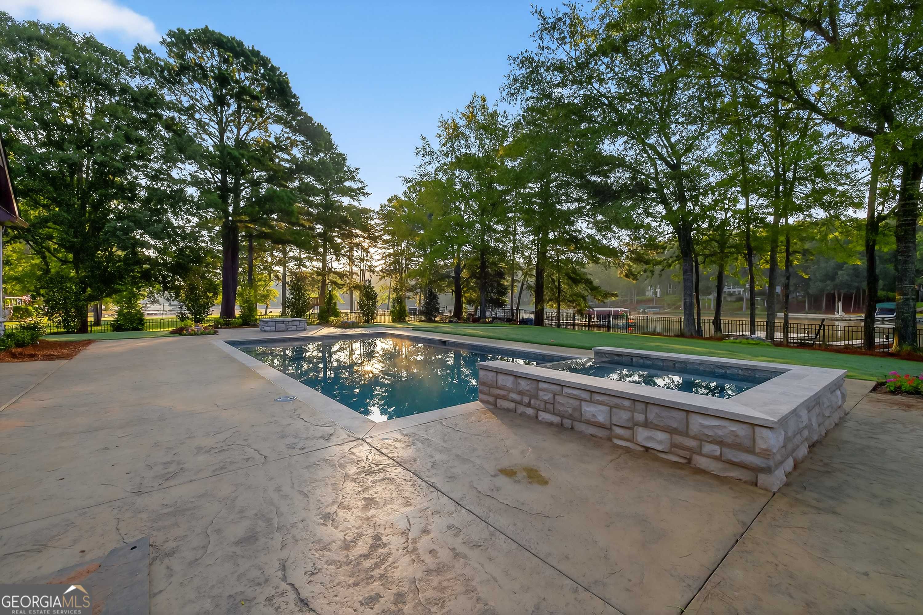 Eatonton, GA 31024,116 Collis CIR