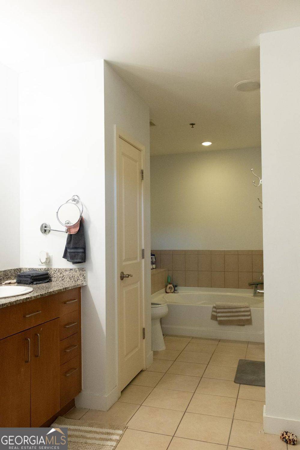 Atlanta, GA 30308,565 Peachtree Street Northeast ST NE #1404