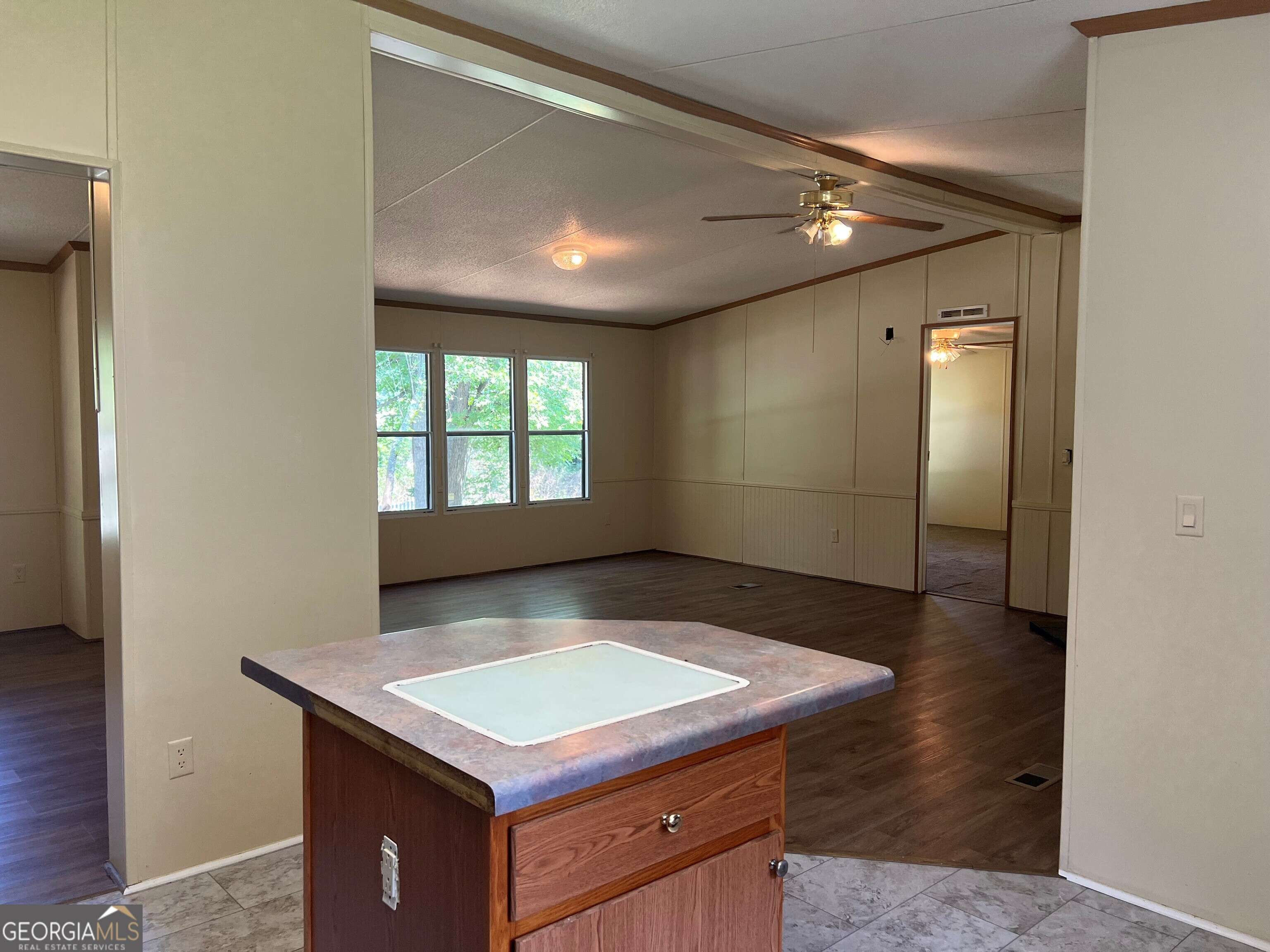 Lindale, GA 30147,987 Booger Hollow RD SW