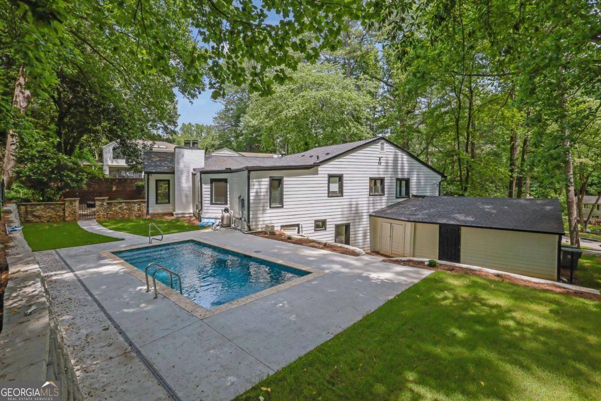 Atlanta, GA 30327,2858 Mornington DR NW