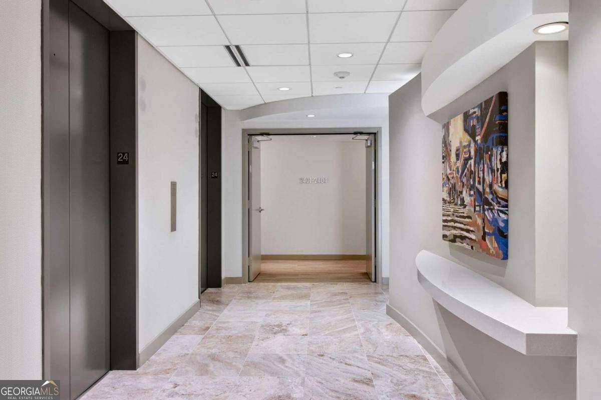 Atlanta, GA 30326,3338 Peachtree RD NE #2401
