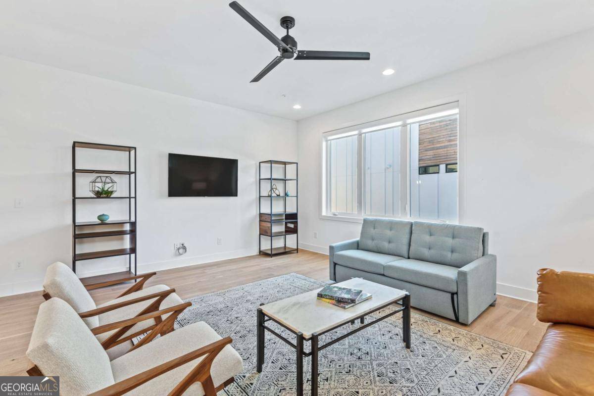 Atlanta, GA 30317,2424 Memorial DR SE #3