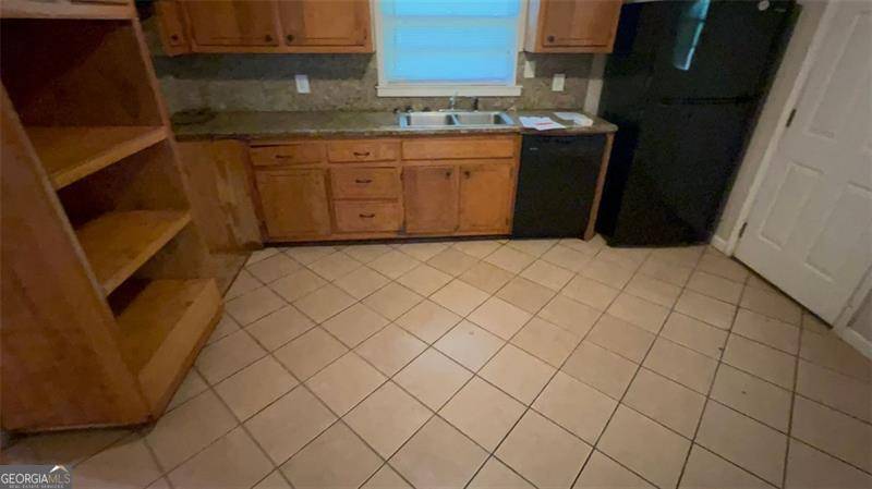 Stone Mountain, GA 30088,4853 PINE SHADOWS DR