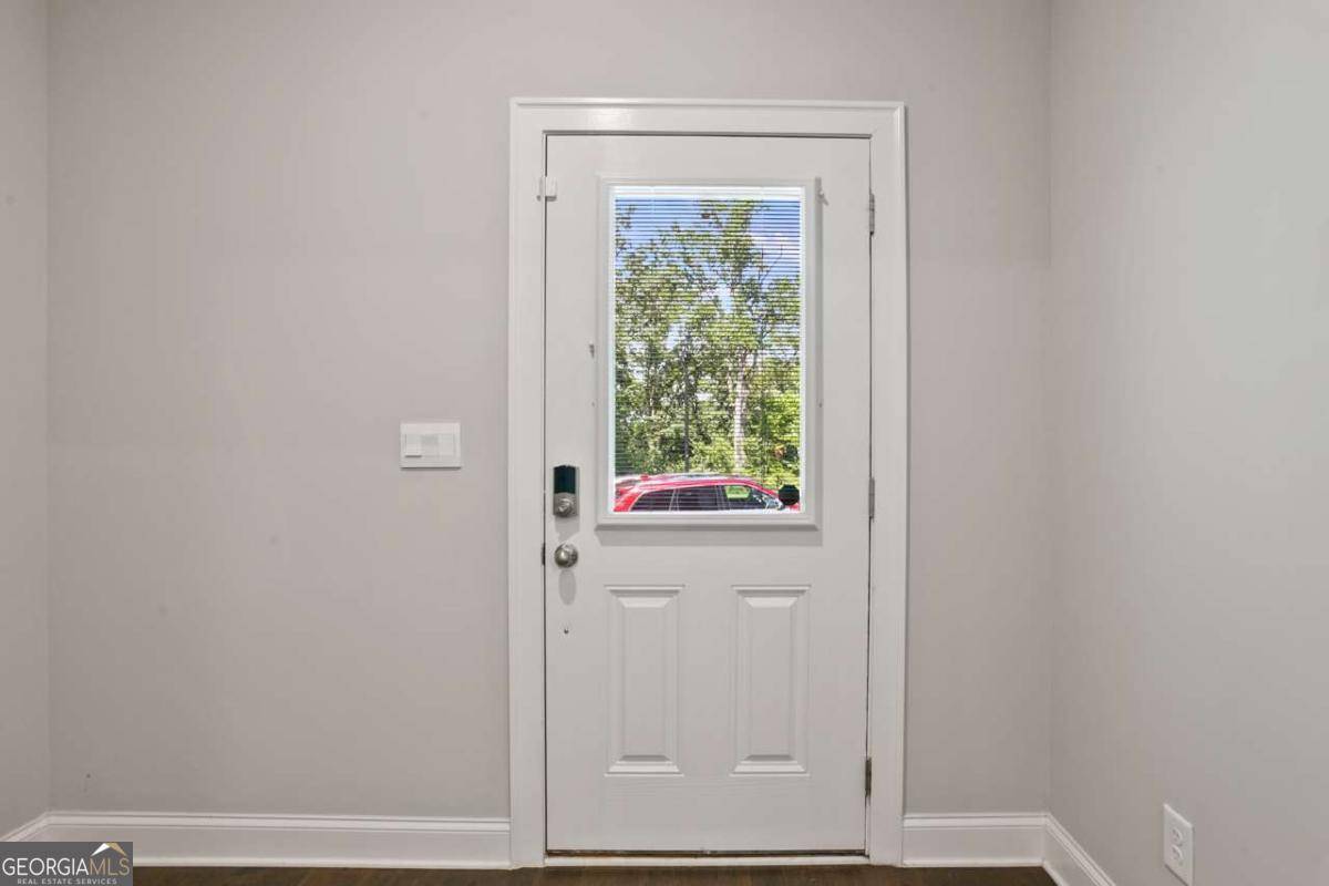 Woodstock, GA 30188,320 Lincoln ST