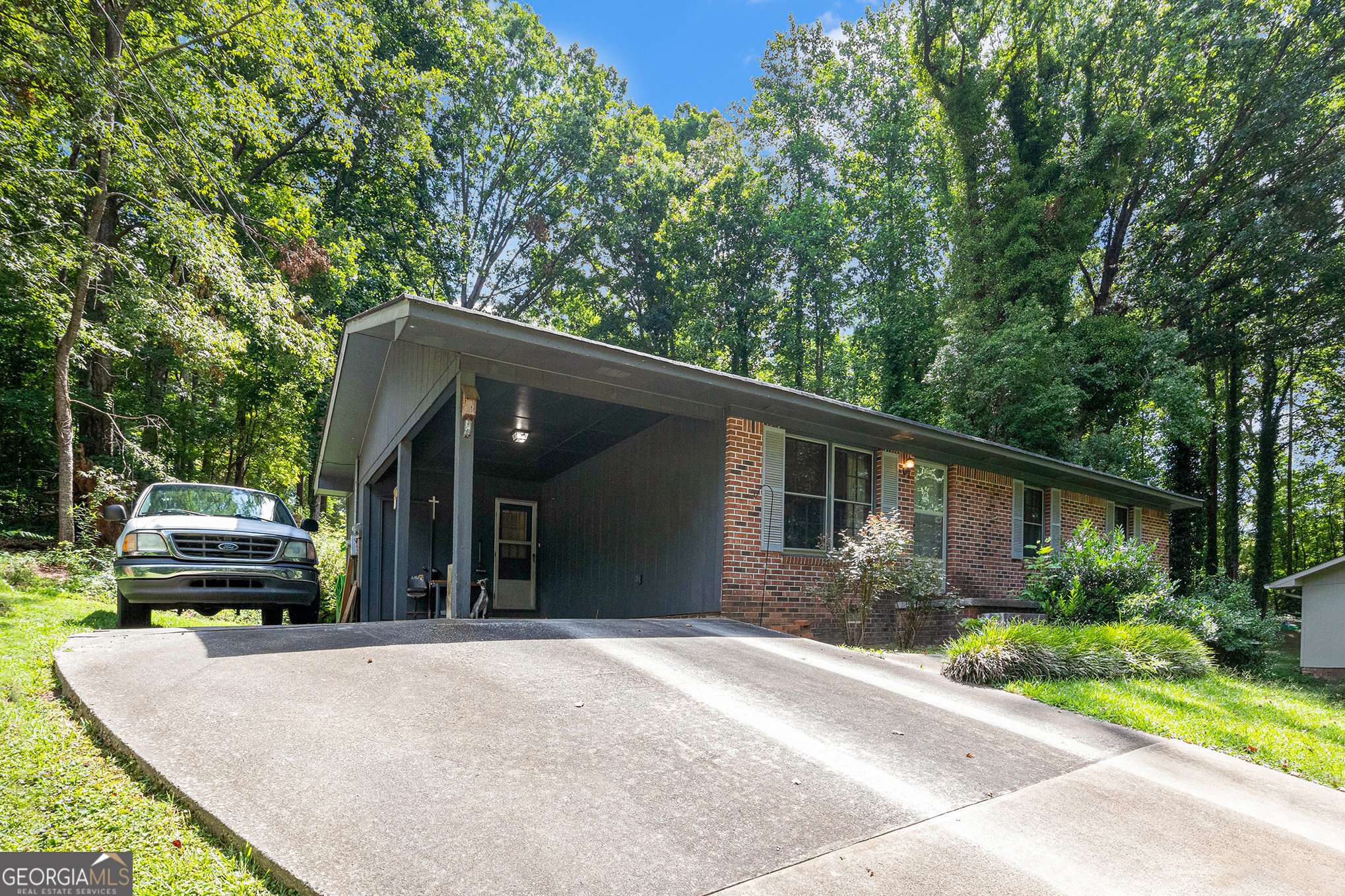 Toccoa, GA 30577,179 Andrews LN