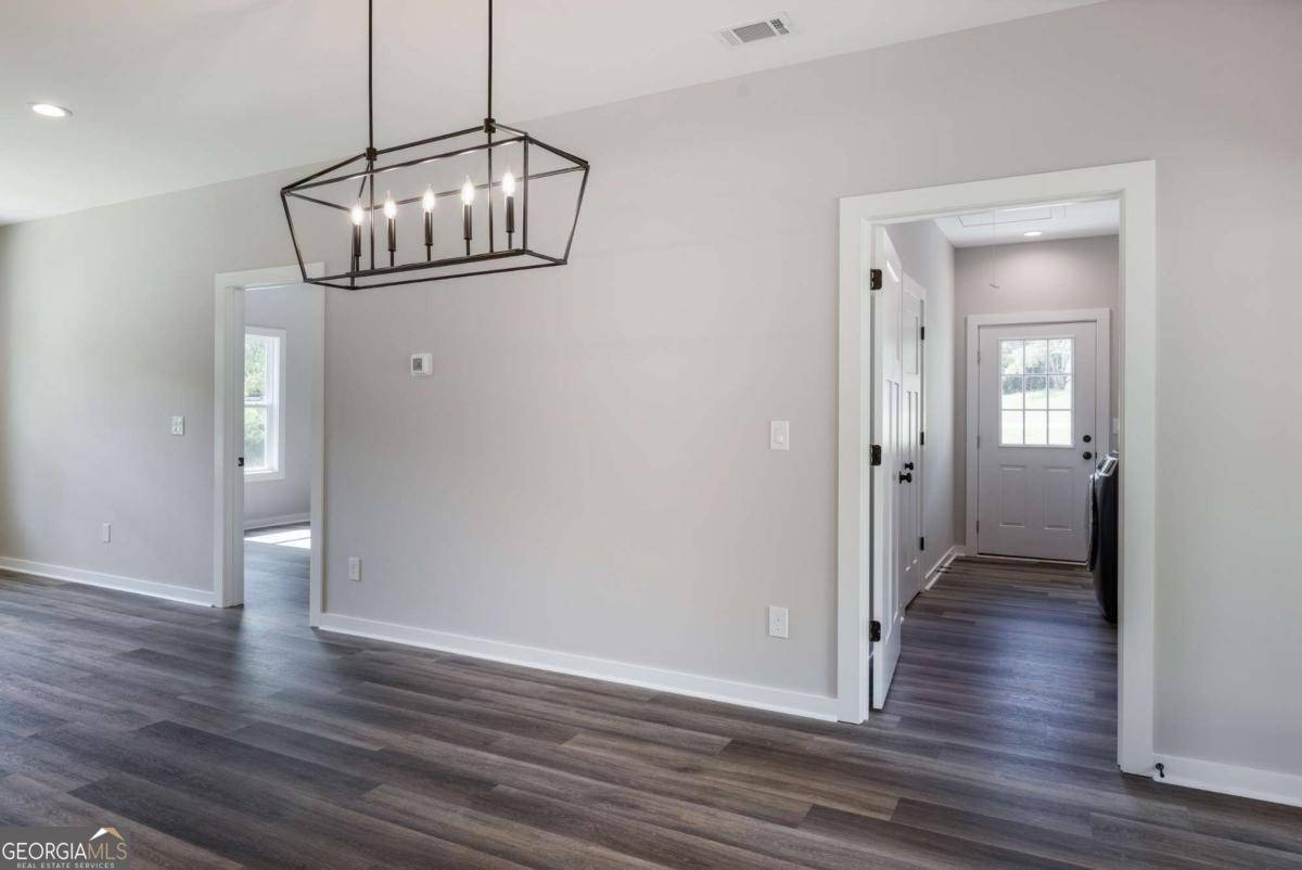 Newnan, GA 30263,12 New ST