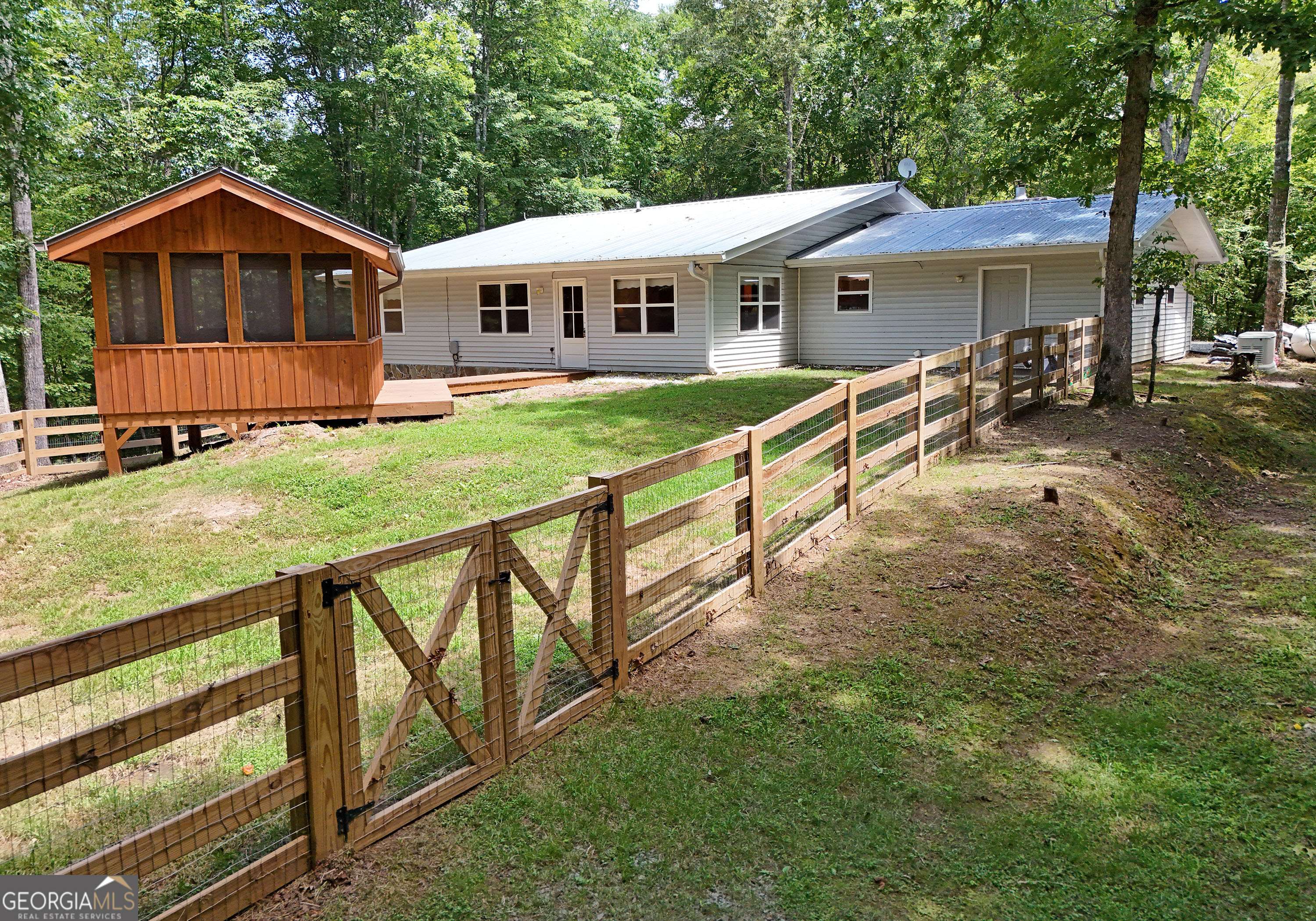 Mineral Bluff, GA 30559,280 Lucky LN