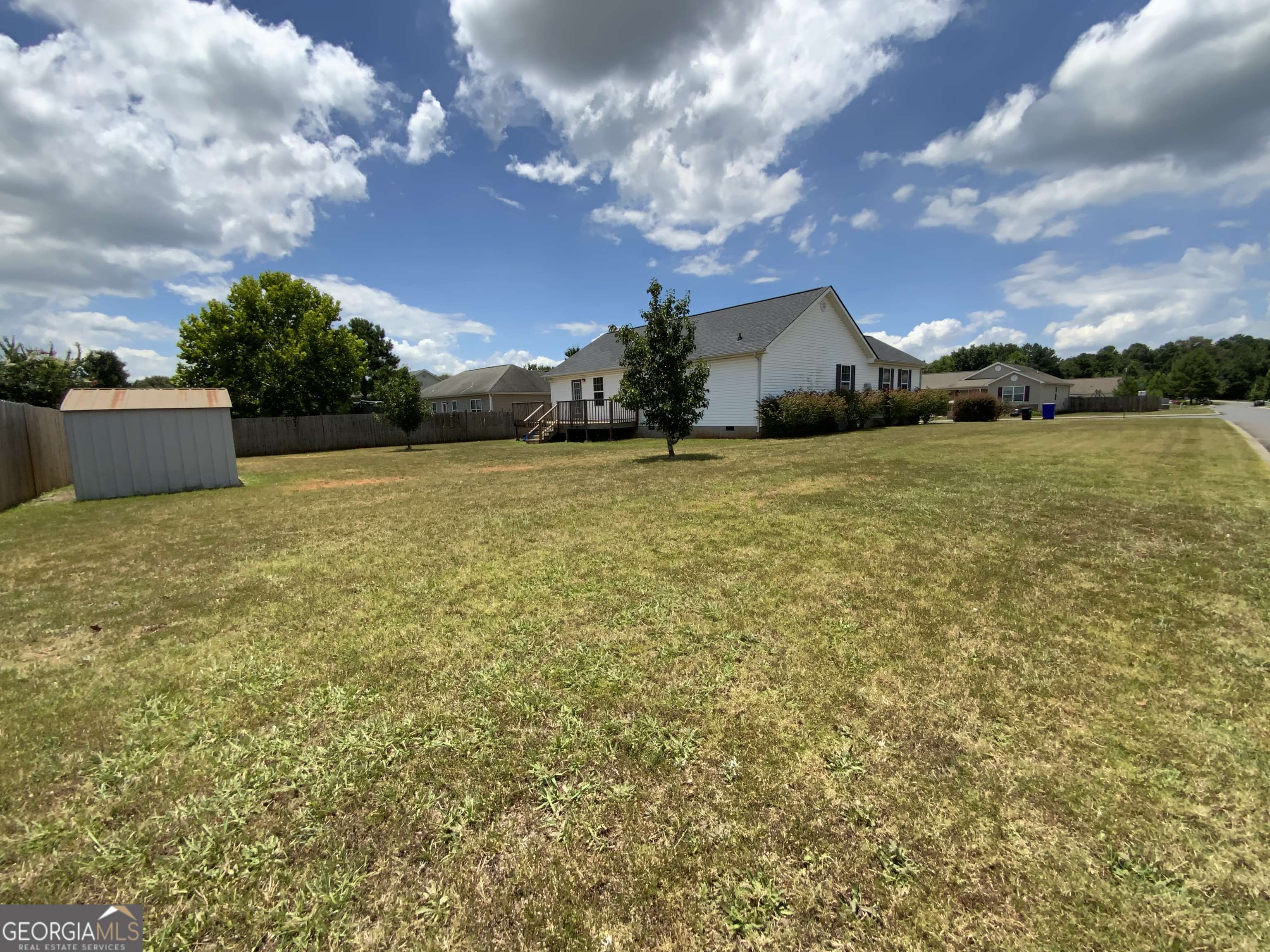 Chatsworth, GA 30705,142 Elizabeth WAY