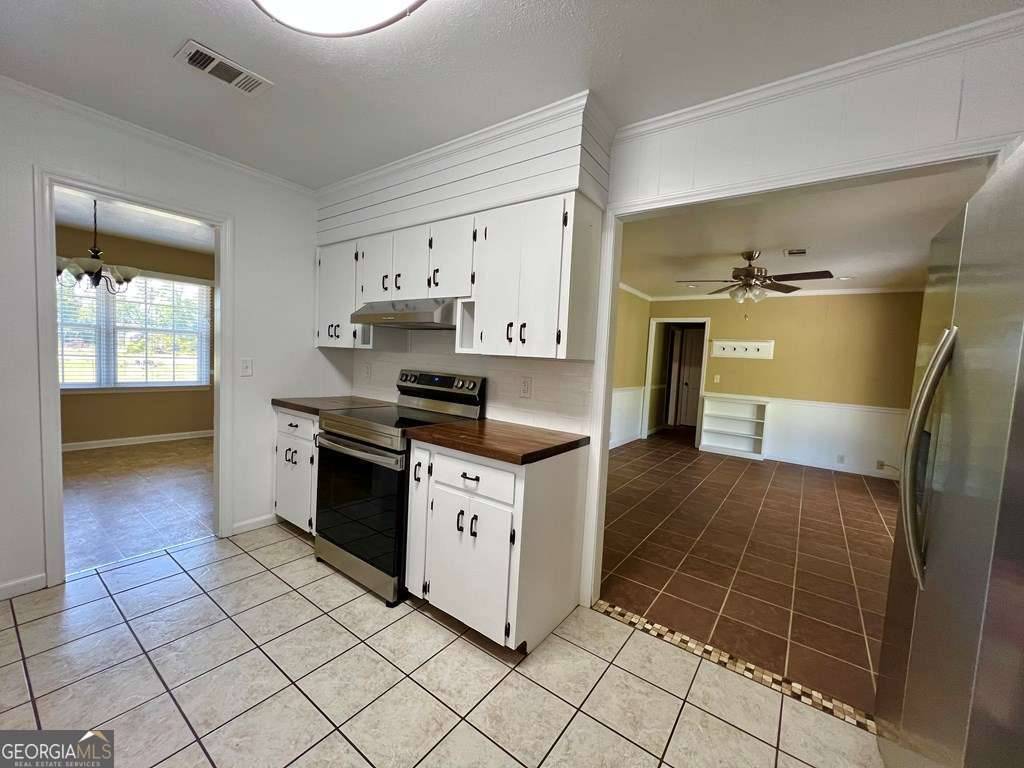 Hazlehurst, GA 31539,55 Third AVE