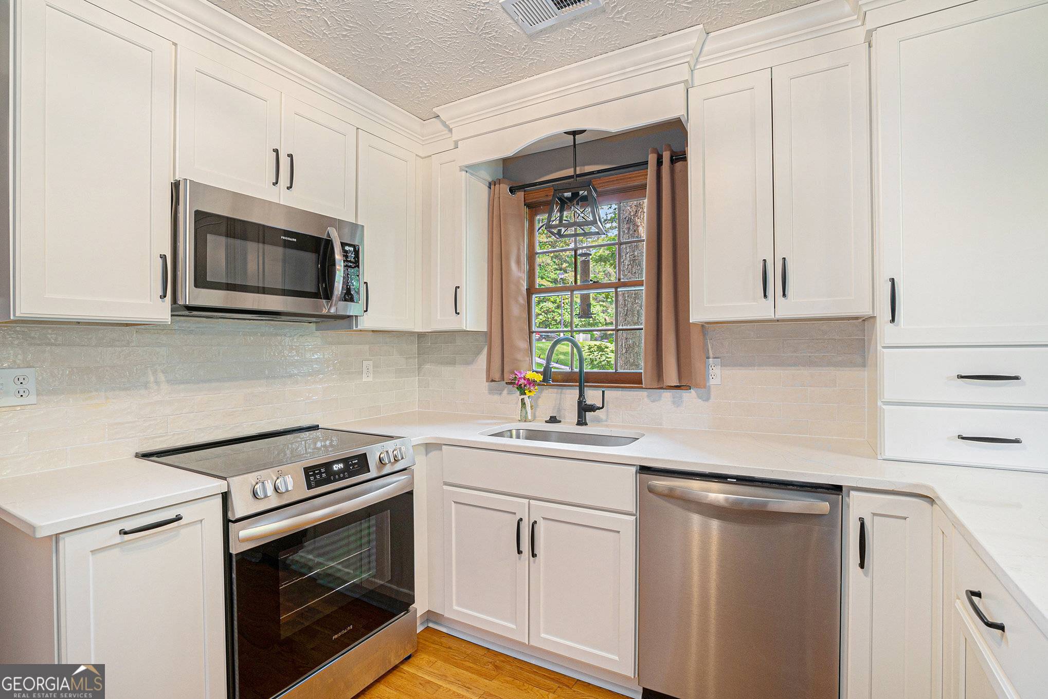 Lilburn, GA 30047,929 Hampton TRL NW