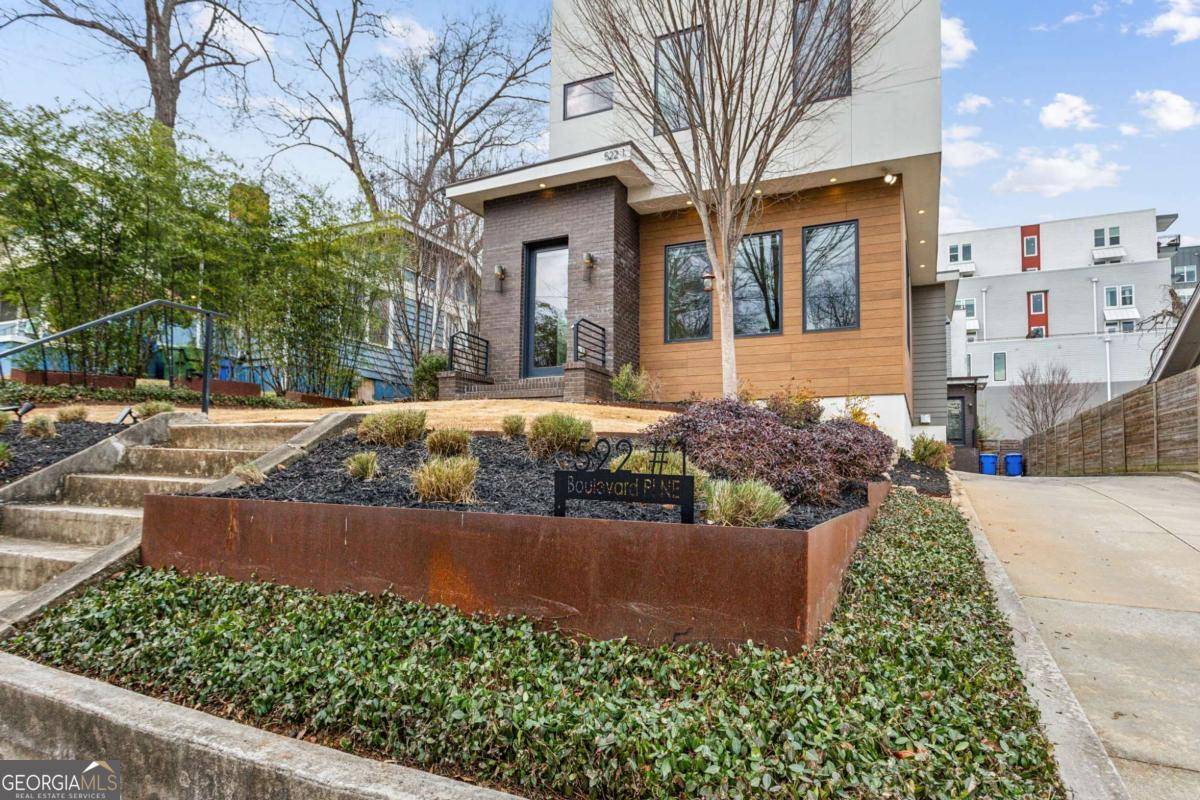 Atlanta, GA 30308,522 Boulevard PL NE #1