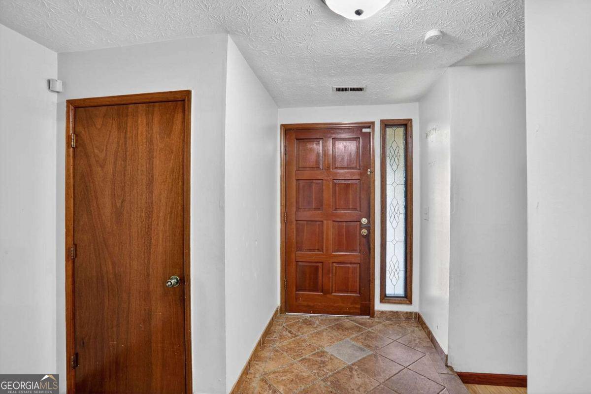 Lilburn, GA 30047,1060 Park Forest DR NW