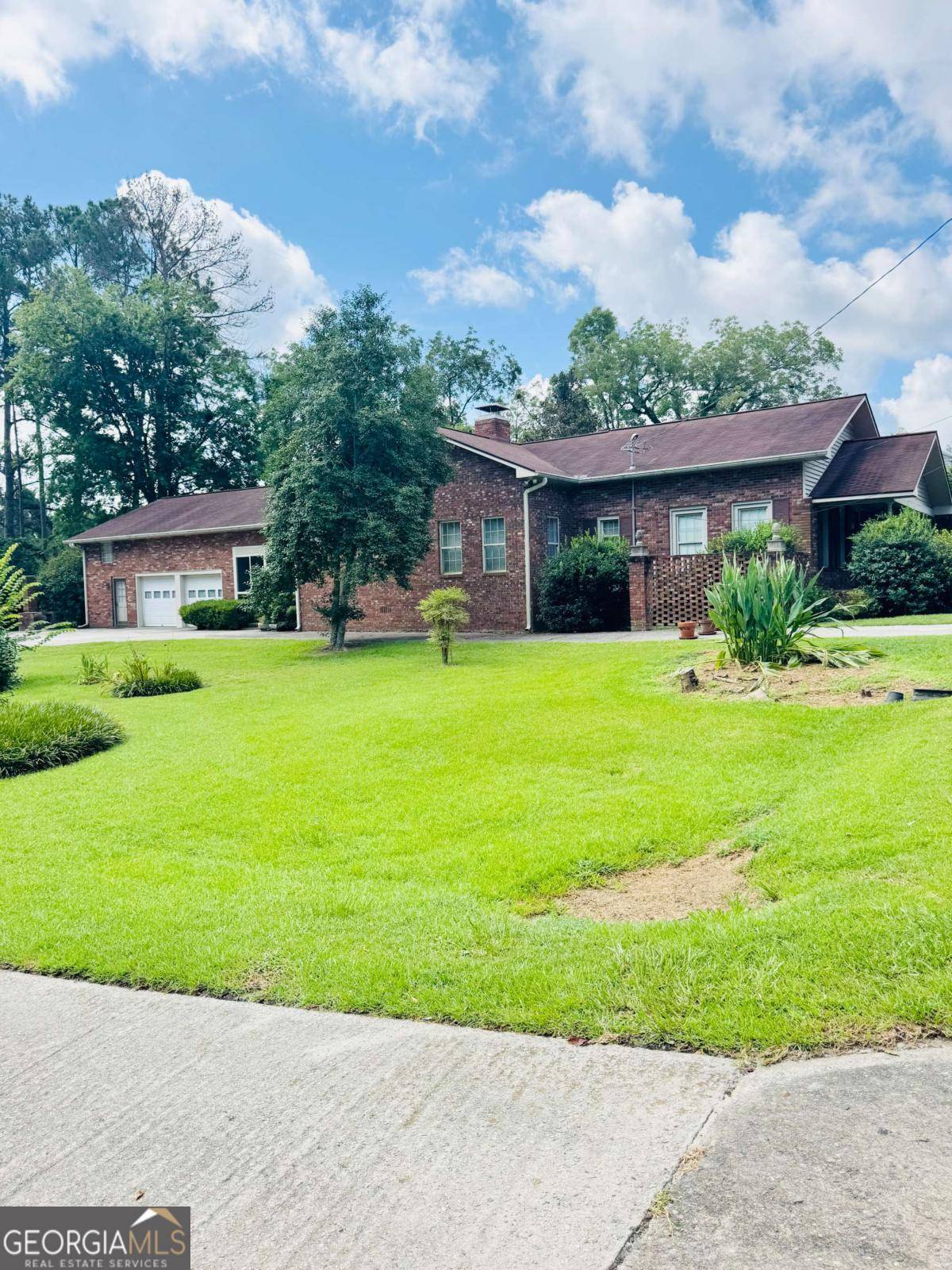 Collins, GA 30421,513 NE Main ST