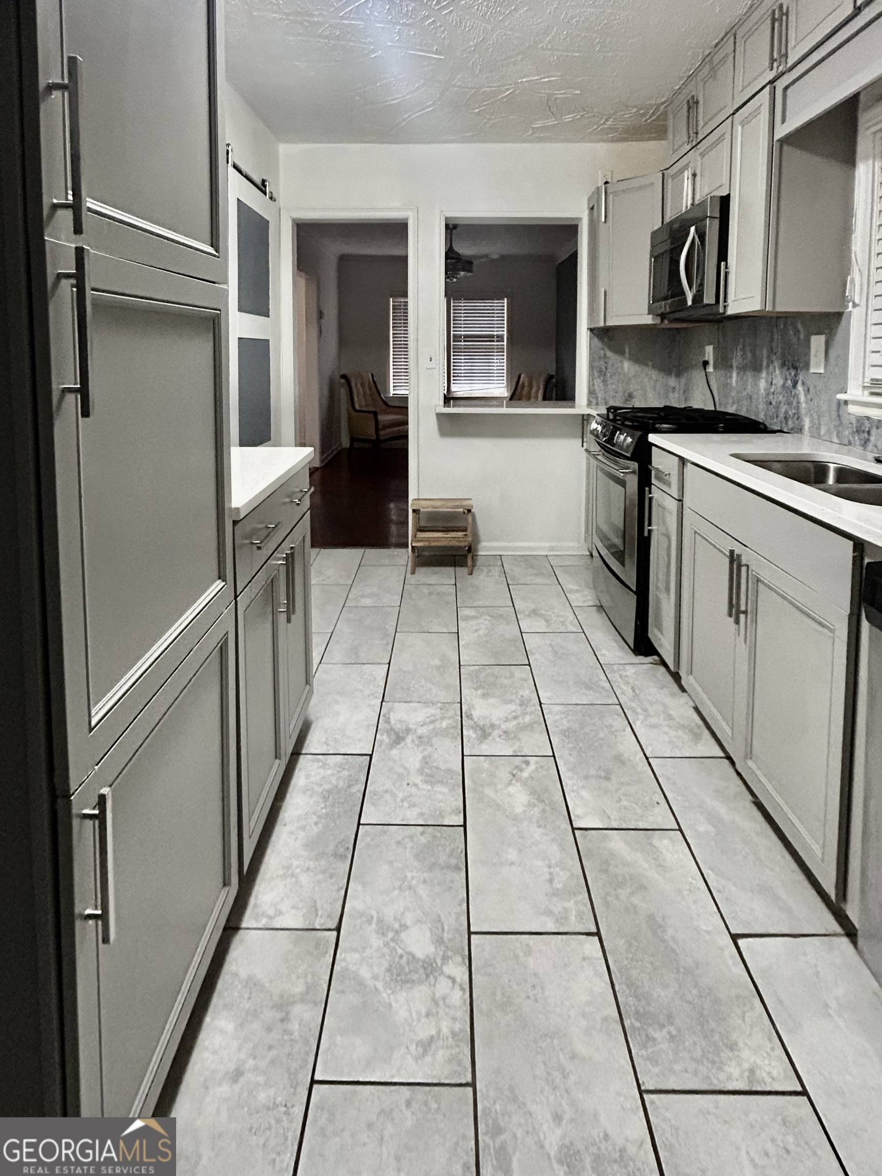 Atlanta, GA 30311,970 Tuckawanna DR SW