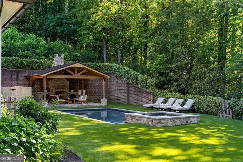 Atlanta, GA 30342,5360 Lake Forrest DR