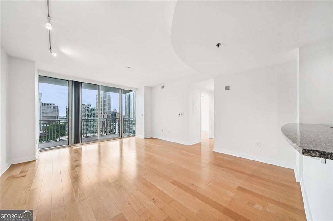 Atlanta, GA 30326,3338 Peachtree RD NE #1907