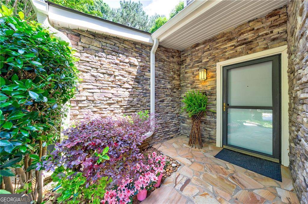 Sandy Springs, GA 30328,41 Basswood CIR