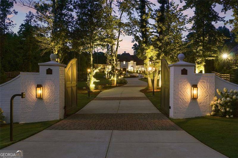 Buford, GA 30518,2242 SHOAL CREEK RD