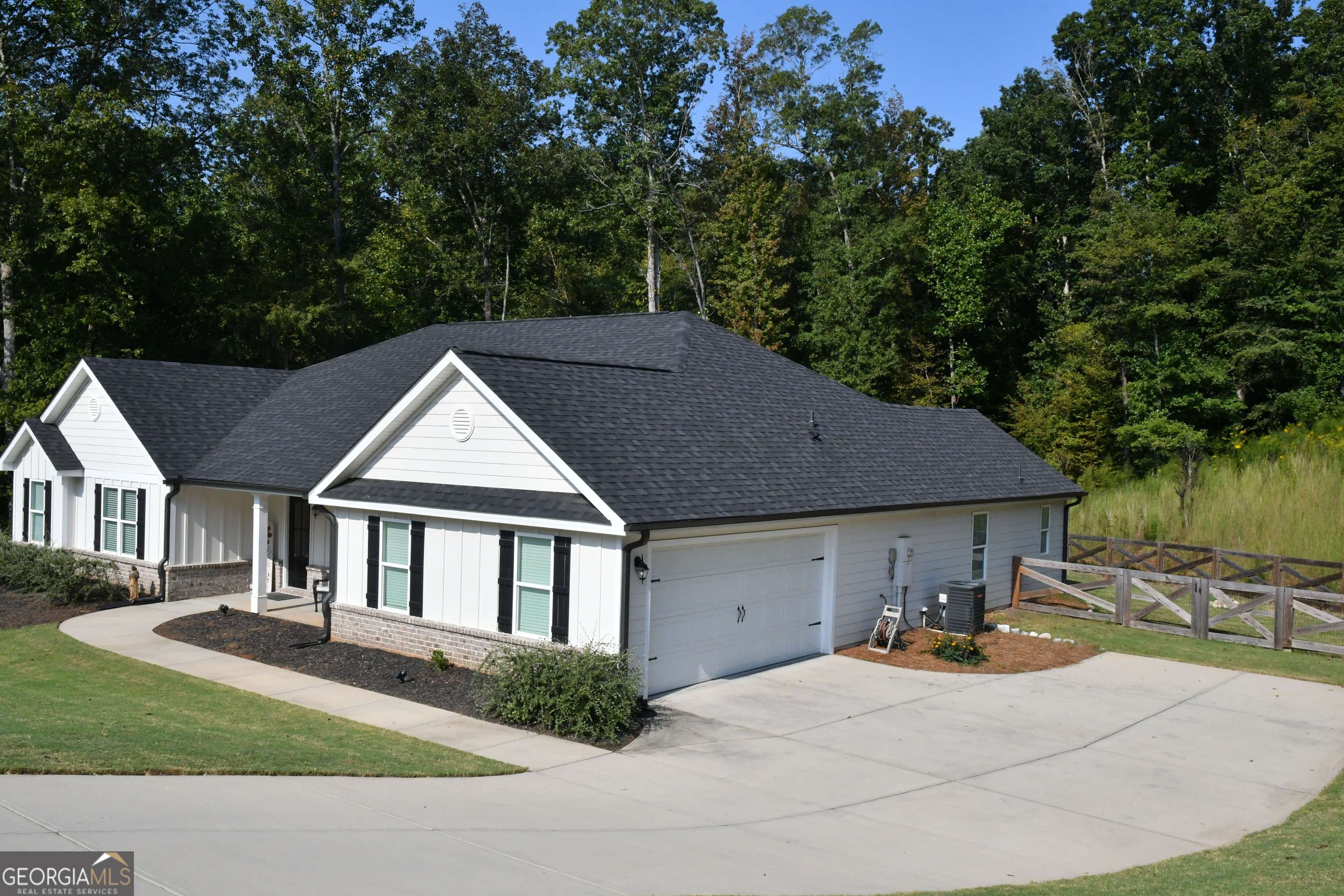 Commerce, GA 30529,951 Oconee LN