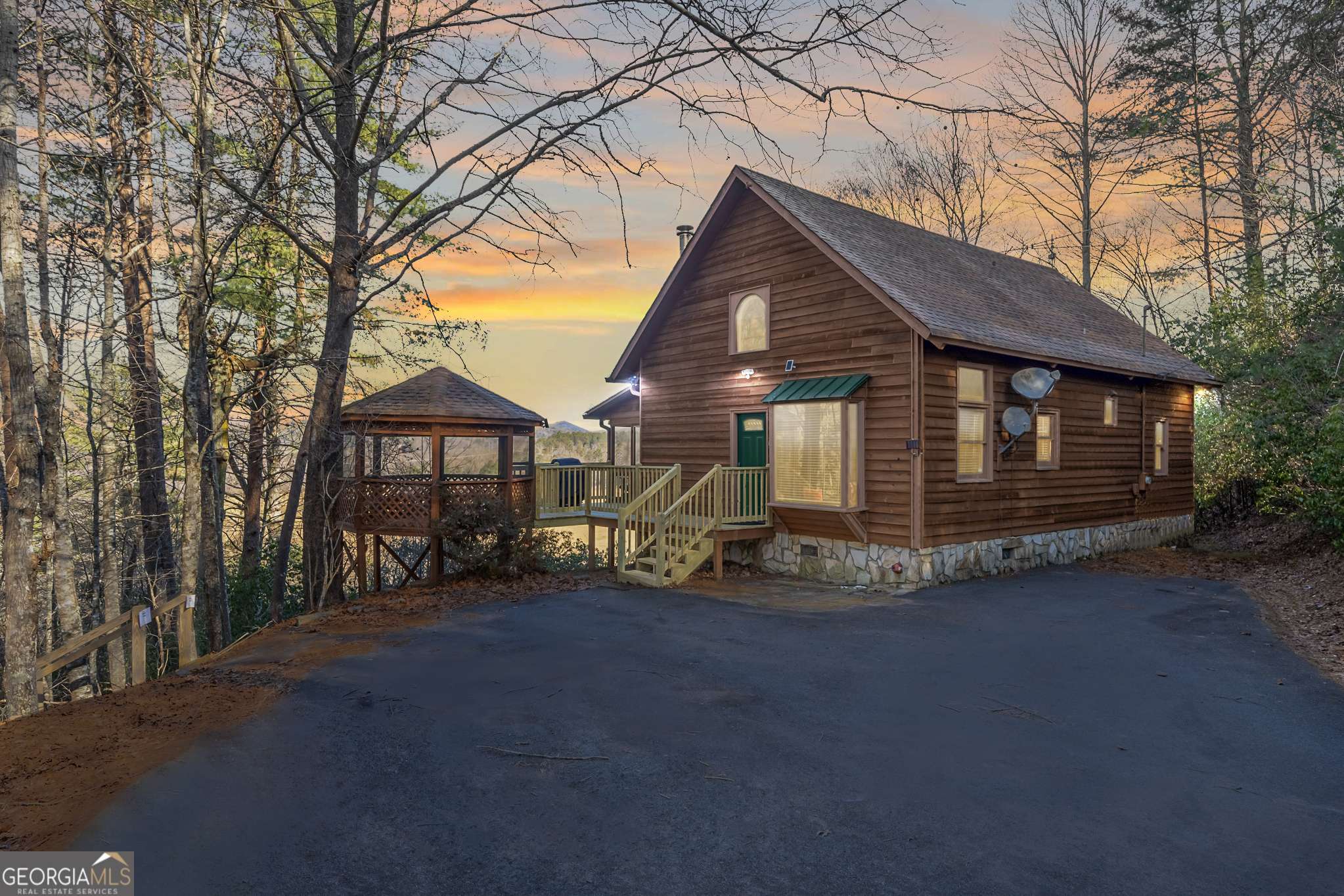 Blue Ridge, GA 30513,517 Ridge RD