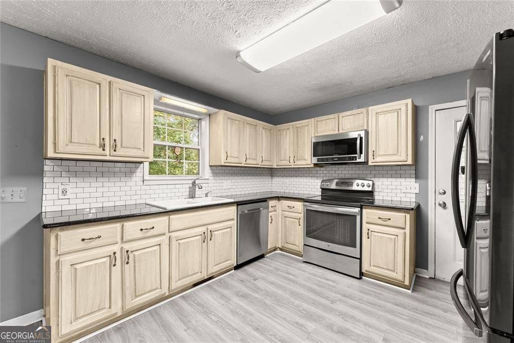 Lula, GA 30554,995 Pritchett RD